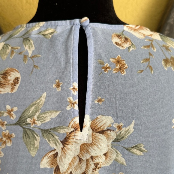 Reitmans Floral Ruffled Top - Picture 6 of 8